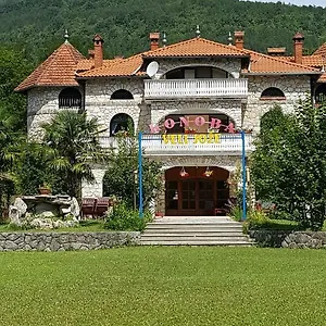 Sara , Buzet Kroatien